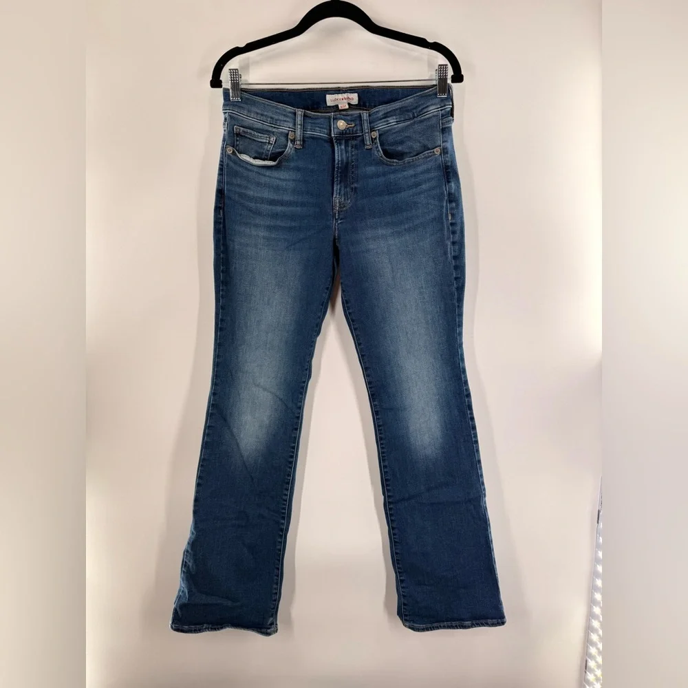 EUC Lucky Brand Mid Rise Sweet Boot Jeans - Picture 2 of 9